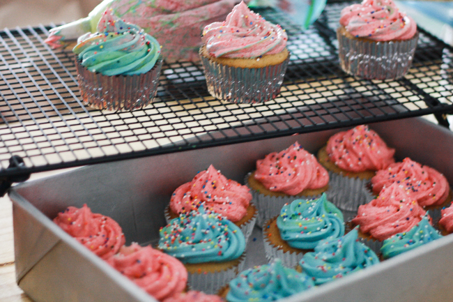 vanilla cupcakes