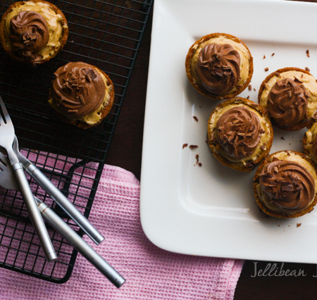 Chocolate Chip Cookie Peanut Butter Cheesecake Cups -simple to make, even better to nosh! #cookies #cheesecake #peanutbutter | JellibeanJournals.com